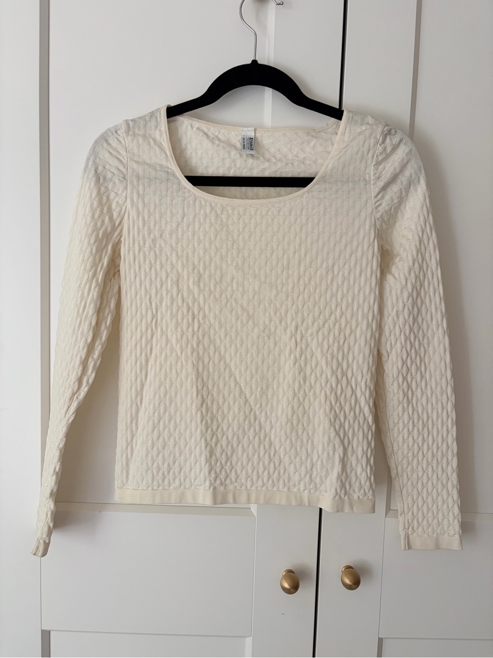 Wolford Cream Satin Opaque Quilted Long-Sleeve Scoop Neck Top | S